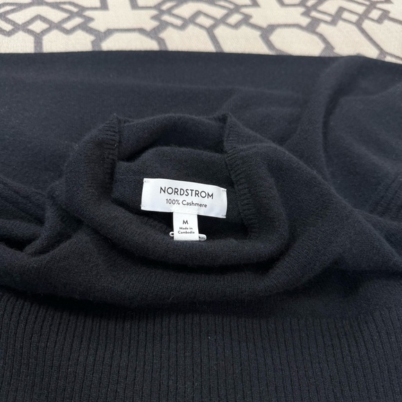 Nordstrom 100% Cashmere Mock Neck Knit Sweater Black Sz M - Picture 7 of 9